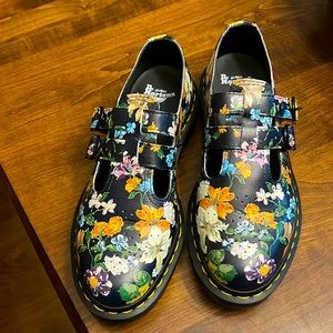 Dr. Martens floral Mary Jane size 8